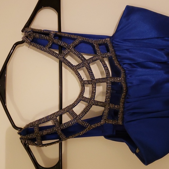 Dress - Picture 2 of 3